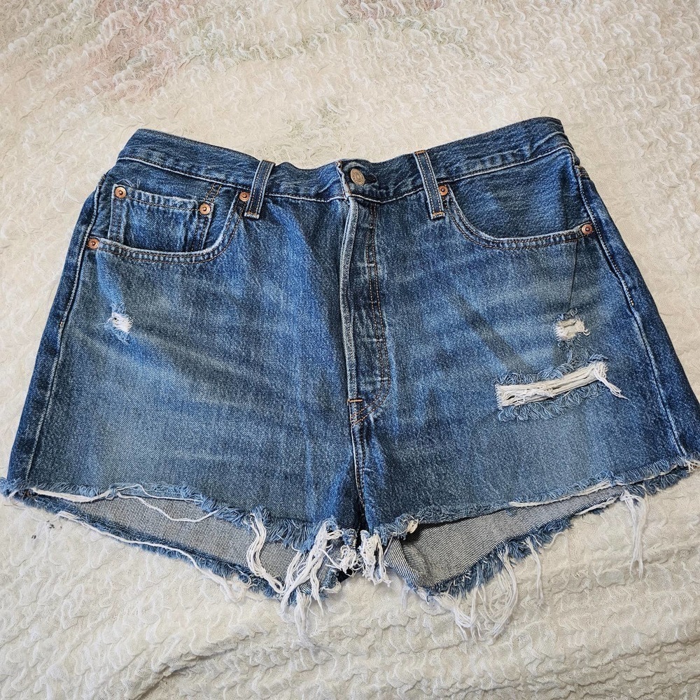 Levi’s 501 High Rise Raw Hem Cut Off Mom Jean Shorts Size 20
